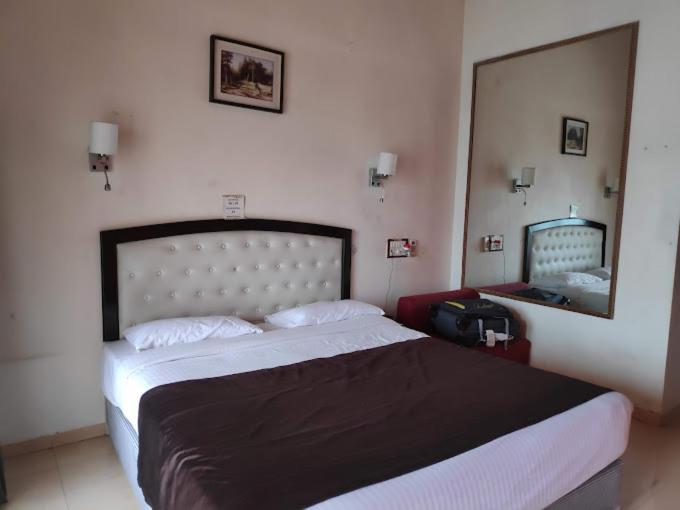 Whispering Woods Resort Lonavla Exterior foto