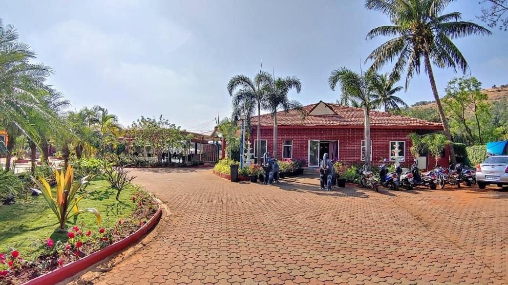 Whispering Woods Resort Lonavla Exterior foto